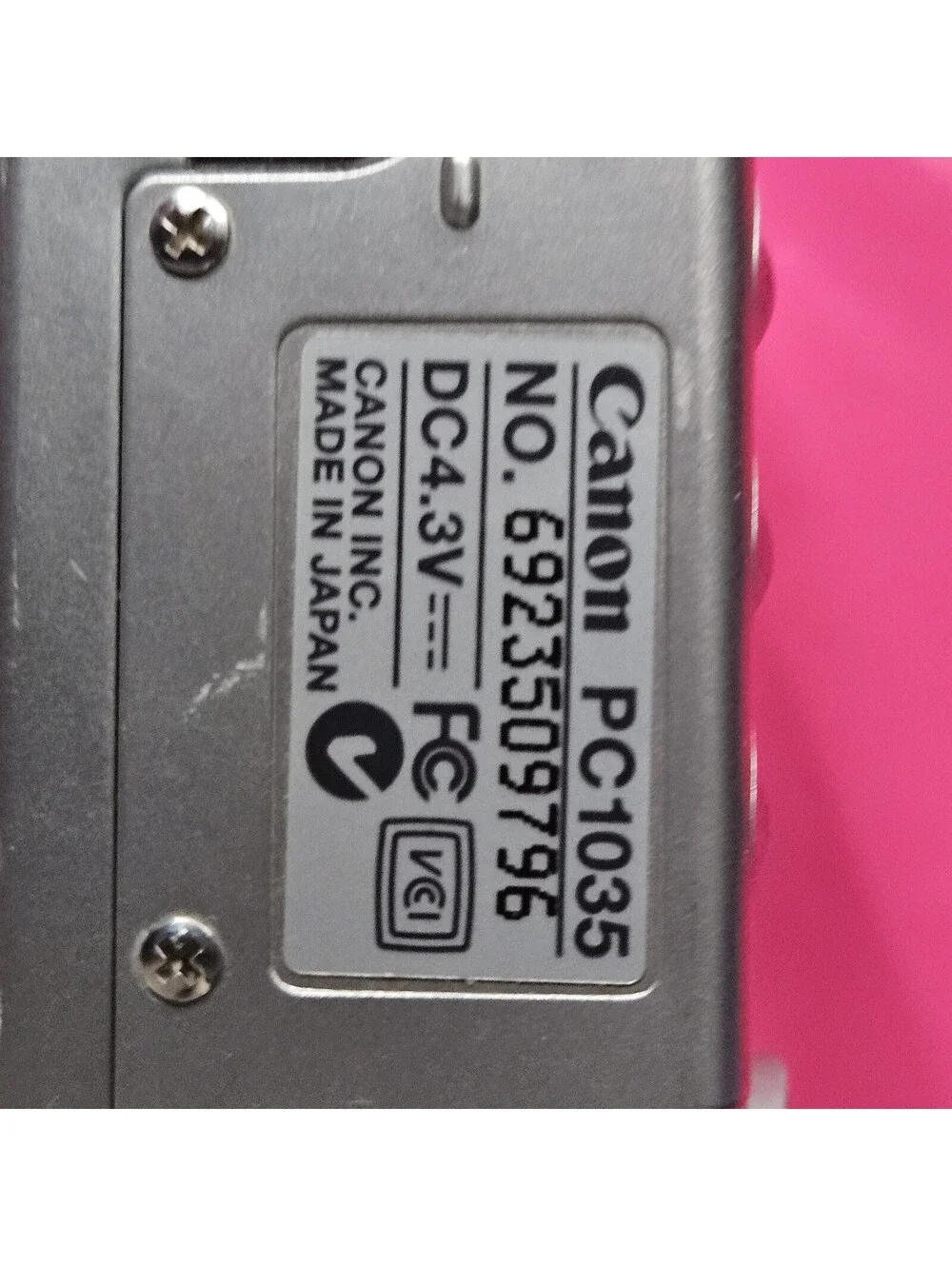 Canon PowerShot Digital ELPH SD100 3.2 MP Digital Camera - Silver FOR PARTS ONLY